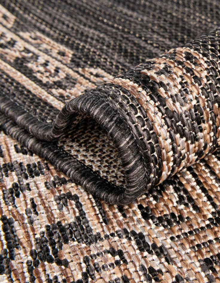 Detail image of 5' 3 x 8'  Washable Traditional Indoor / Outdoor Rug