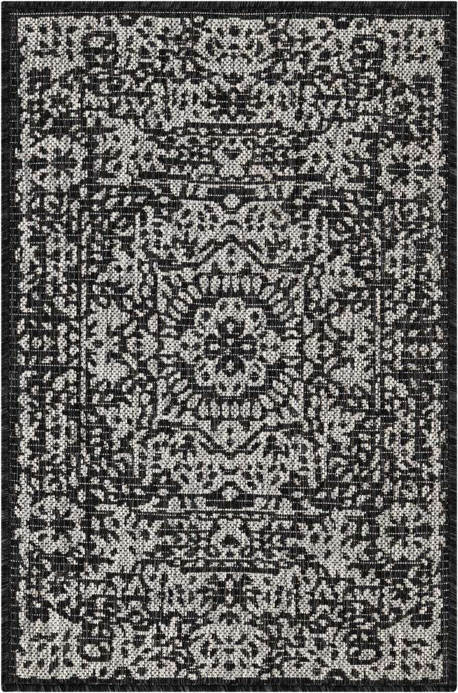 2' x 3' Easy-Clean Traditional Indoor / Outdoor Rug