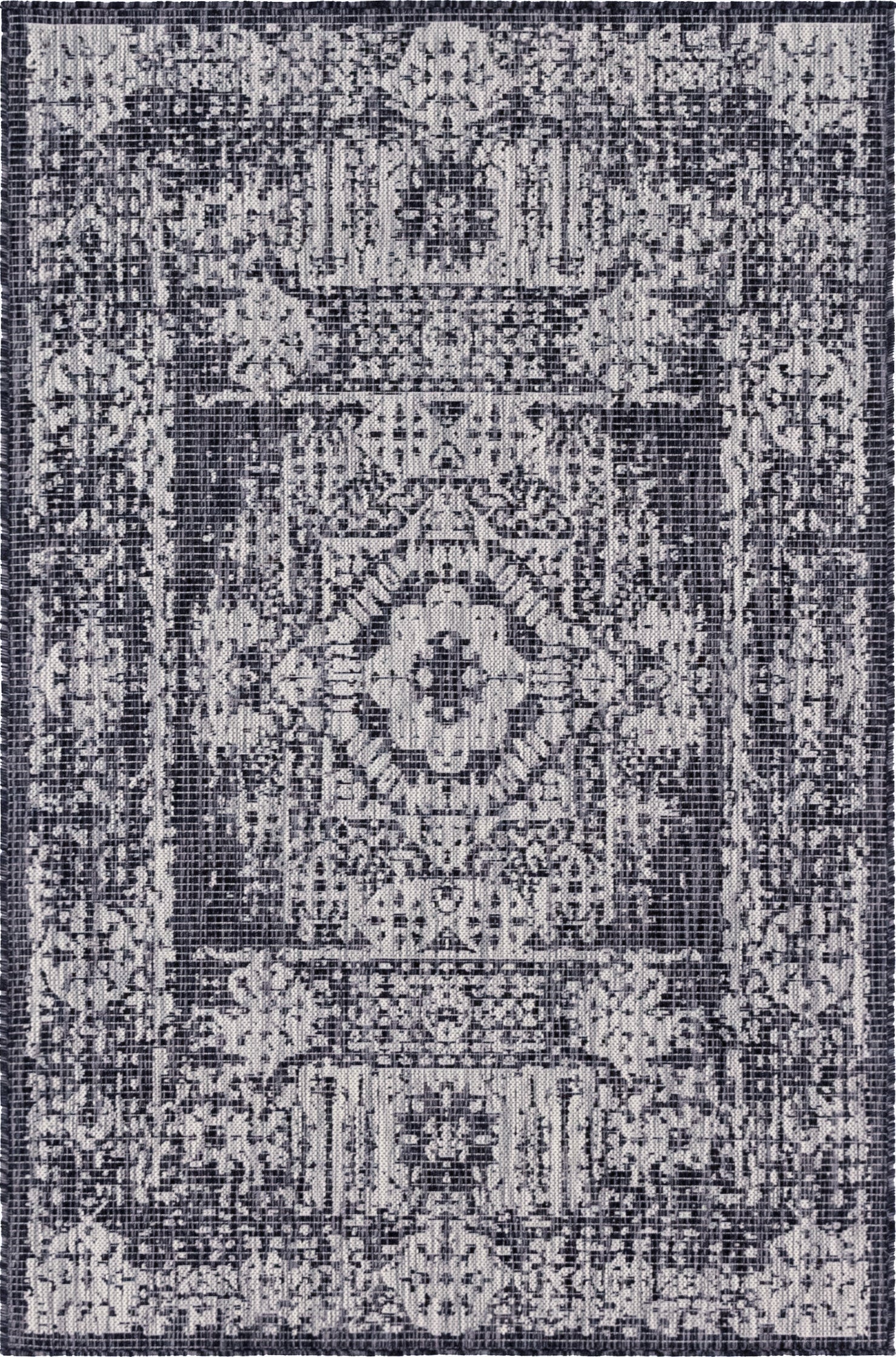 4' x 6'  Washable Traditional Indoor / Outdoor Rug