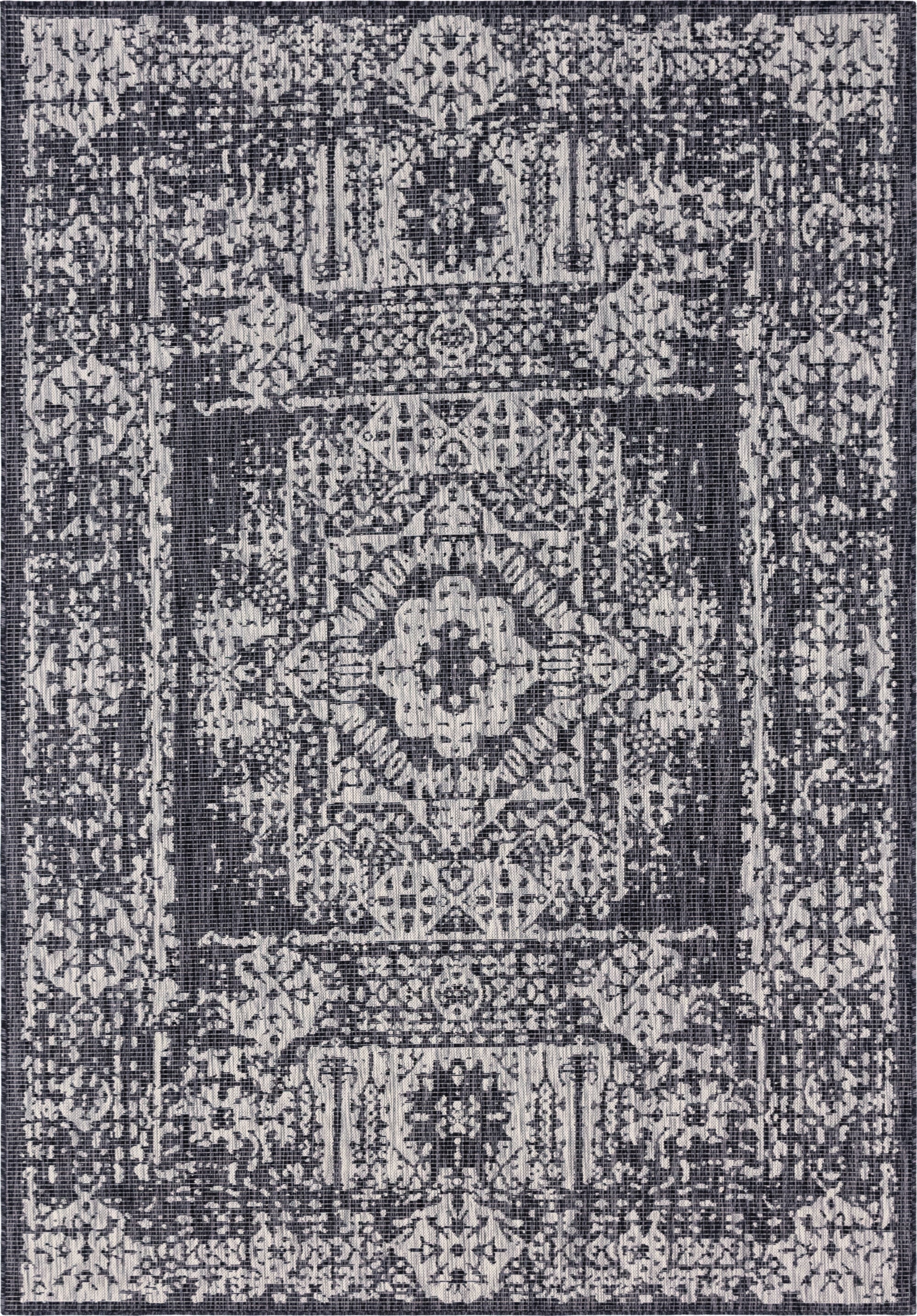 7' x 10'  Washable Traditional Indoor / Outdoor Rug