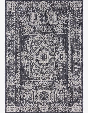 7' x 10' Easy-Clean Traditional Indoor / Outdoor Rug