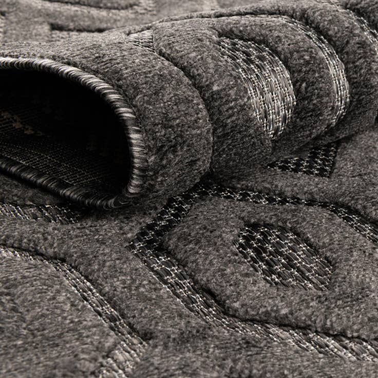 Detail image of 2' x 3' Easy-Clean Trellis Textured Indoor / Outdoor Rug