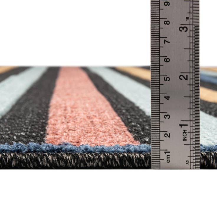 Detail image of 5' 3 x 5' 3 Easy-Clean Belize Indoor / Outdoor Round Rug