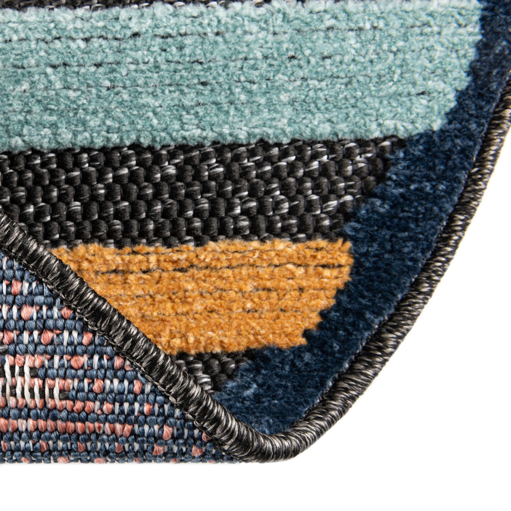 3' 3 x 3' 3 Easy-Clean Belize Indoor / Outdoor Round Rug