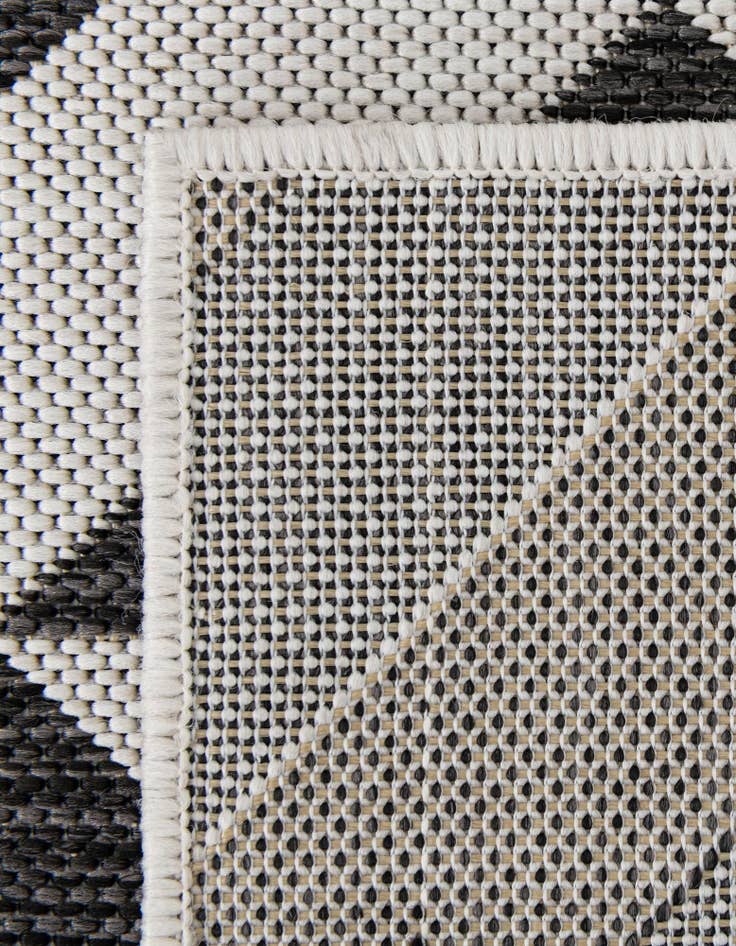 Detail image of 12' x 12' Easy-Clean Jill Zarin Napa Indoor / Outdoor Round Rug