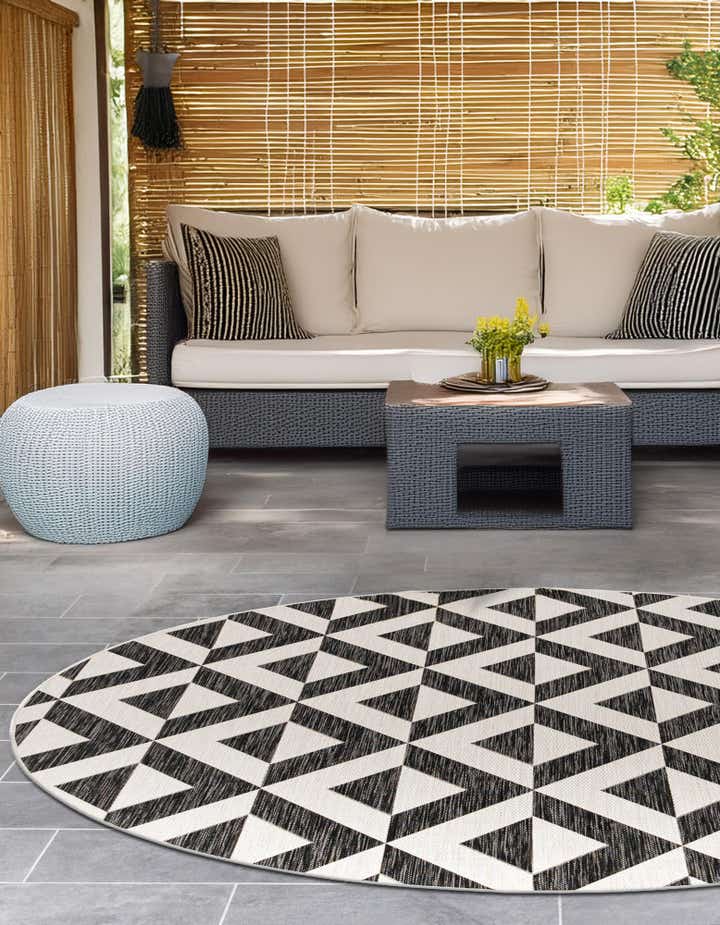5' 3 x 5' 3 Easy-Clean Jill Zarin Napa Indoor / Outdoor Round Rug
