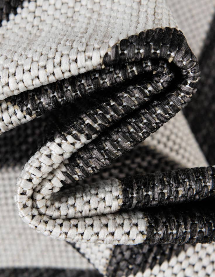 Detail image of 4' x 4'  Washable Jill Zarin Napa Indoor / Outdoor Round Rug