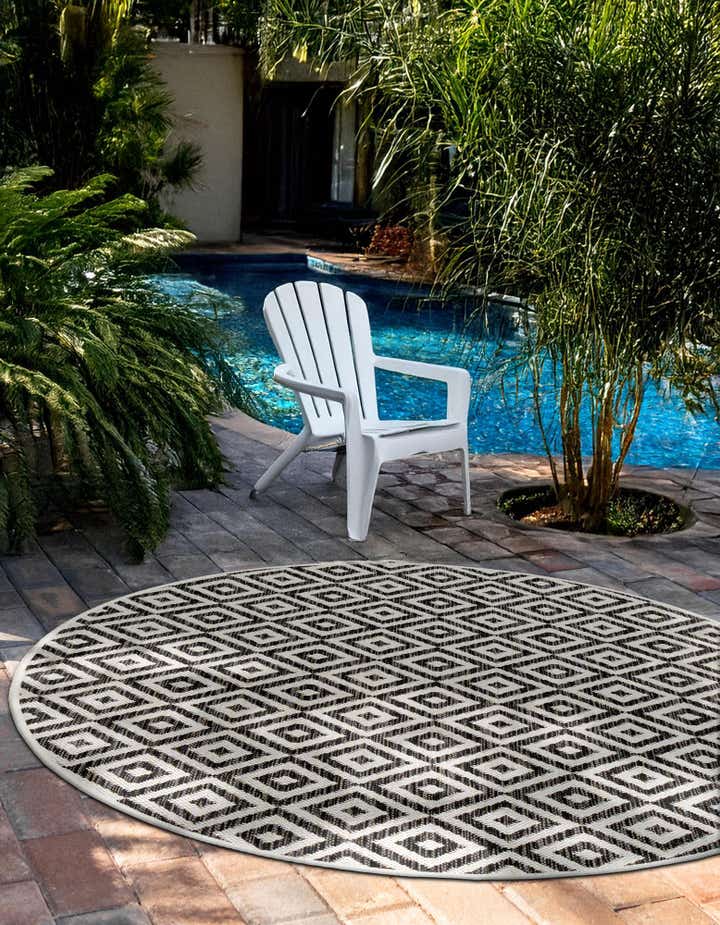 13' x 13' Easy-Clean Jill Zarin Indoor / Outdoor Round Rug