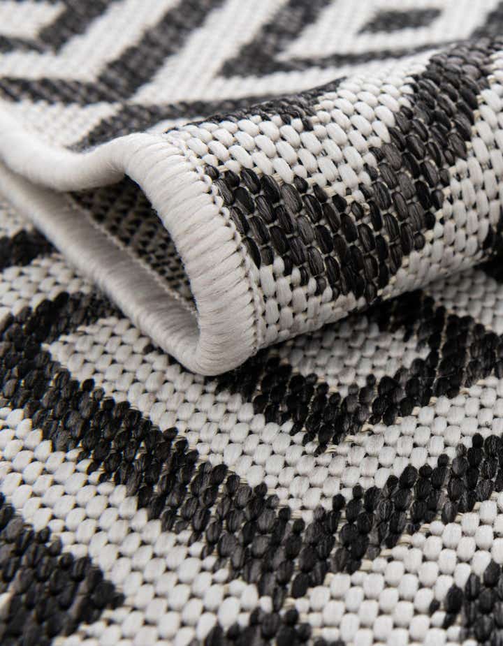 13' x 13' Easy-Clean Jill Zarin Indoor / Outdoor Round Rug