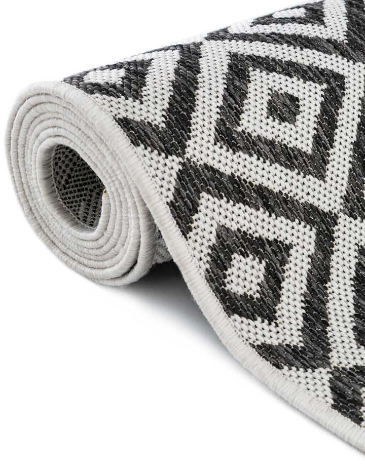 13' x 13' Easy-Clean Jill Zarin Indoor / Outdoor Round Rug