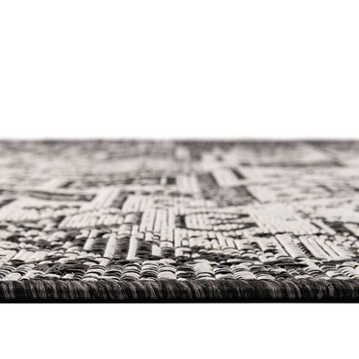 Detail image of 12' x 12' Easy-Clean Aztec Indoor / Outdoor Round Rug