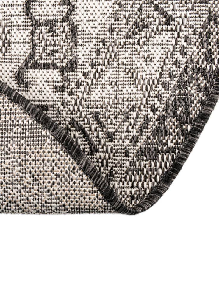 Detail image of 12' x 12' Easy-Clean Aztec Indoor / Outdoor Round Rug