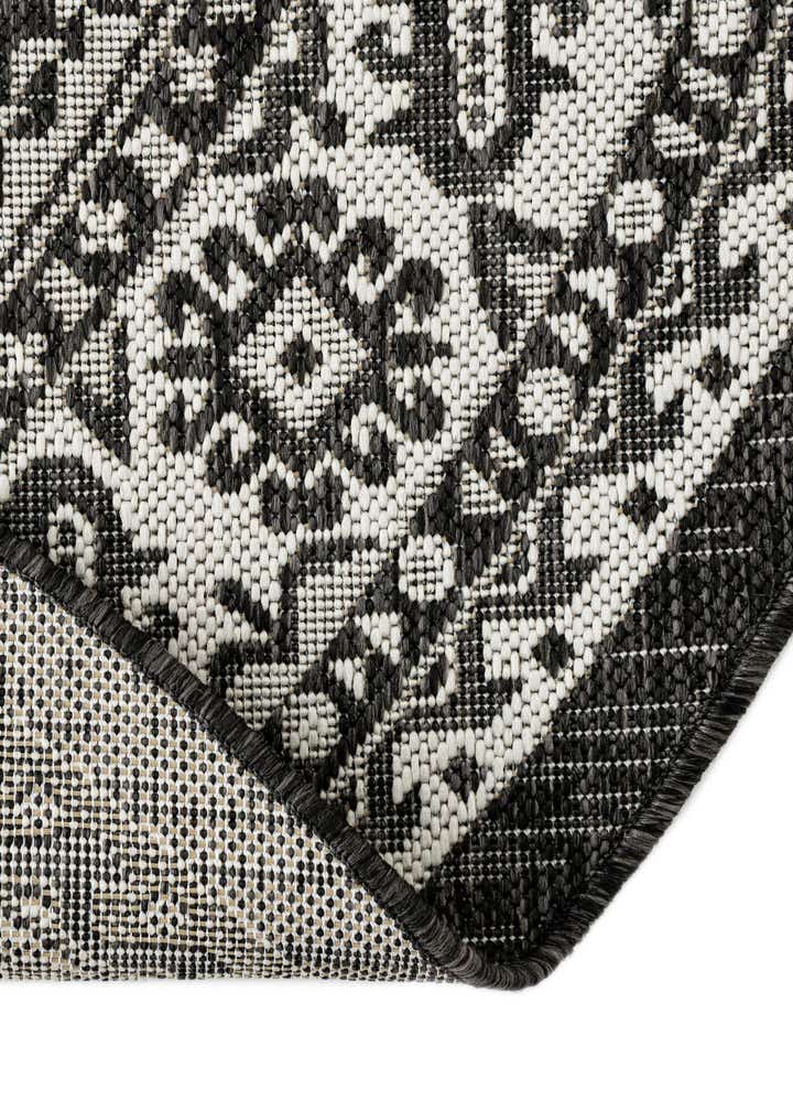 13' x 13' Easy-Clean Aztec Indoor / Outdoor Round Rug