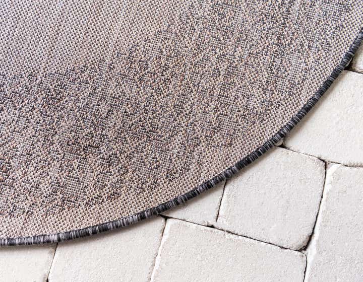 4' x 4' Easy-Clean Border Indoor / Outdoor Round Rug