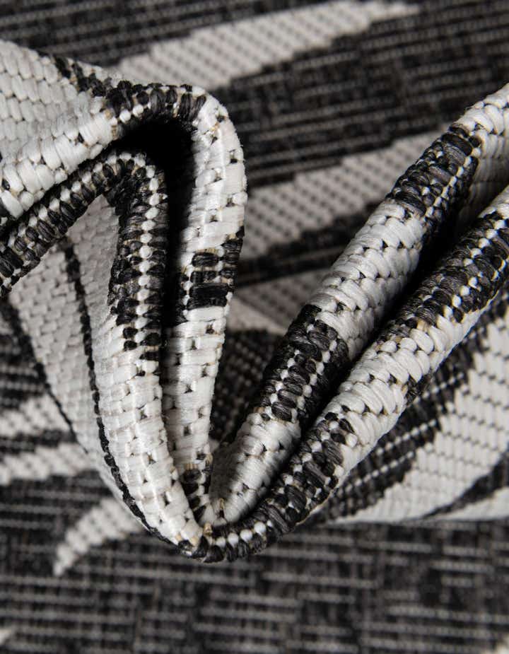 4' x 4' Easy-Clean Botanical Indoor / Outdoor Round Rug