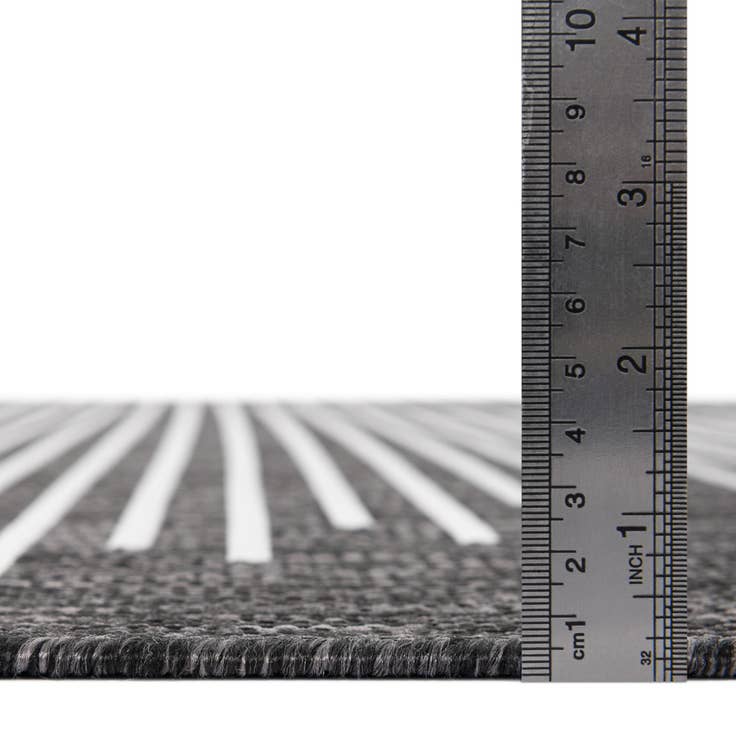 Detail image of 4' x 4' Easy-Clean Modern Indoor / Outdoor Round Rug