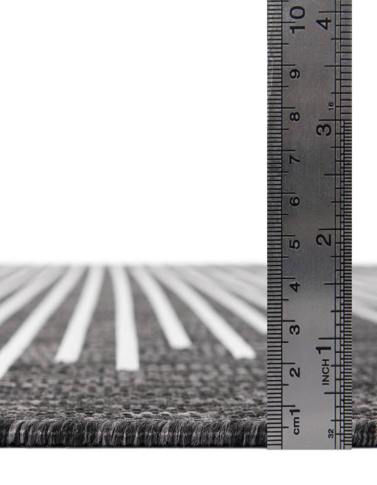Detail image of 10' 8 x 10' 8 Easy-Clean Modern Indoor / Outdoor Round Rug