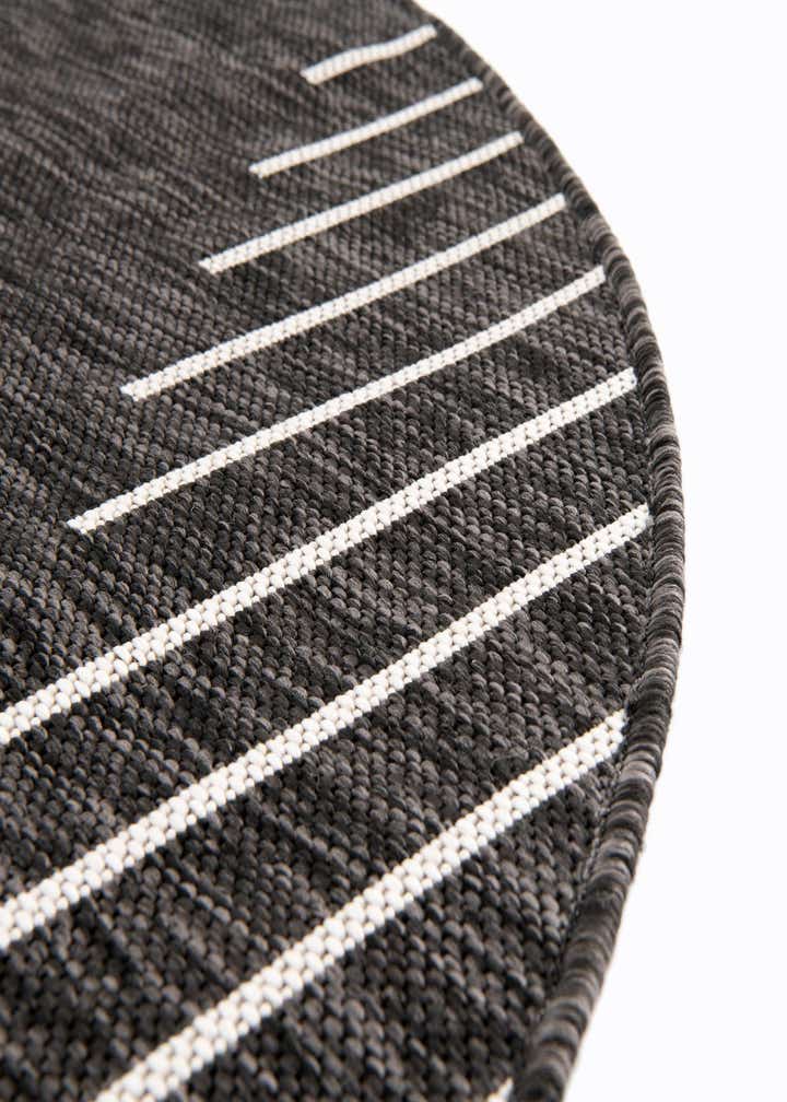 10' 8 x 10' 8 Easy-Clean Modern Indoor / Outdoor Round Rug