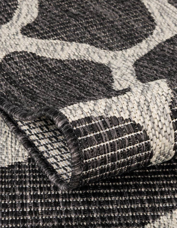 Detail image of 4' x 4'  Washable Safari Indoor / Outdoor Round Rug