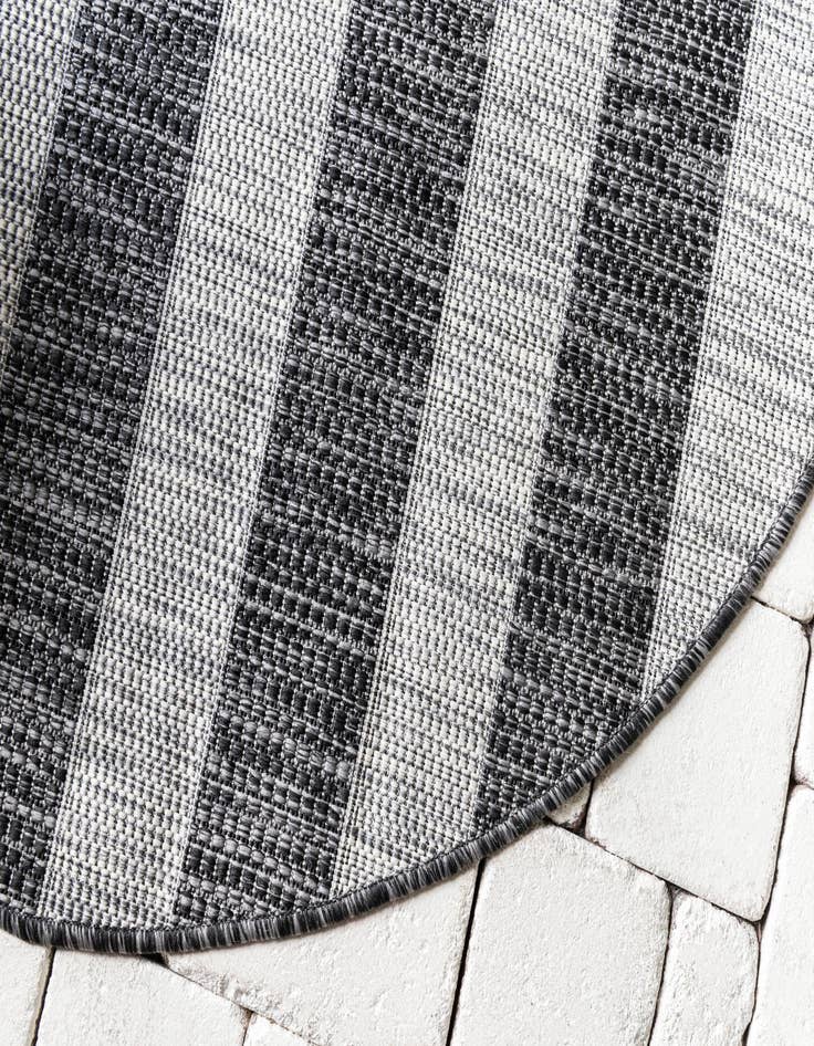 Detail image of 4' x 4'  Washable Striped Indoor / Outdoor Round Rug
