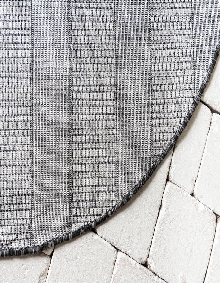 Detail image of 4' x 4'  Washable Striped Indoor / Outdoor Round Rug