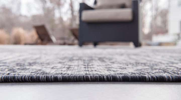 4' x 4' Easy-Clean Traditional Indoor / Outdoor Round Rug