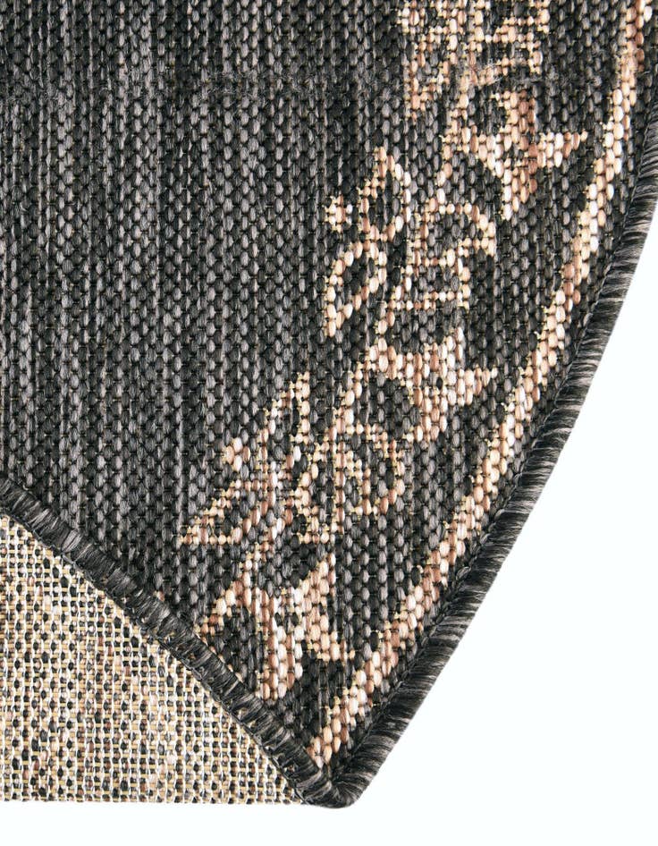 Detail image of 10' x 10'  Washable Traditional Indoor / Outdoor Round Rug