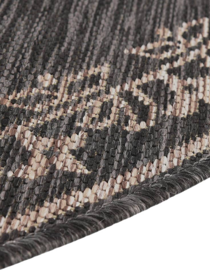 Detail image of 10' x 10' Easy-Clean Traditional Indoor / Outdoor Round Rug