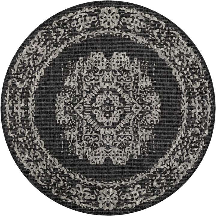 5' 3 x 5' 3 Easy-Clean Traditional Indoor / Outdoor Round Rug