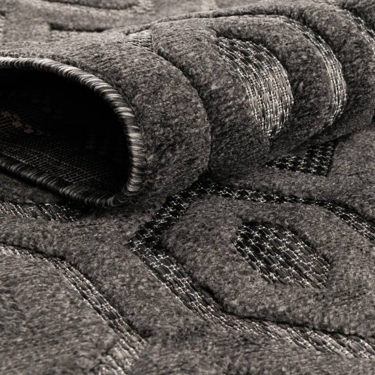 Detail image of 4' x 4' Easy-Clean Trellis Textured Indoor / Outdoor Round Rug