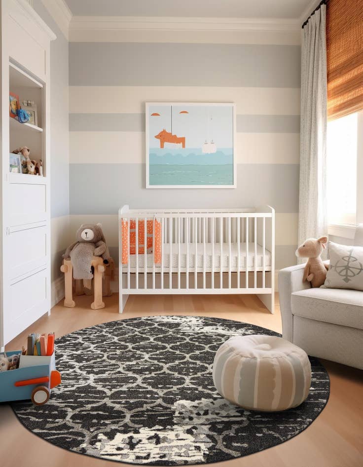 Detail image of 6' x 6' Trellis Round Rug