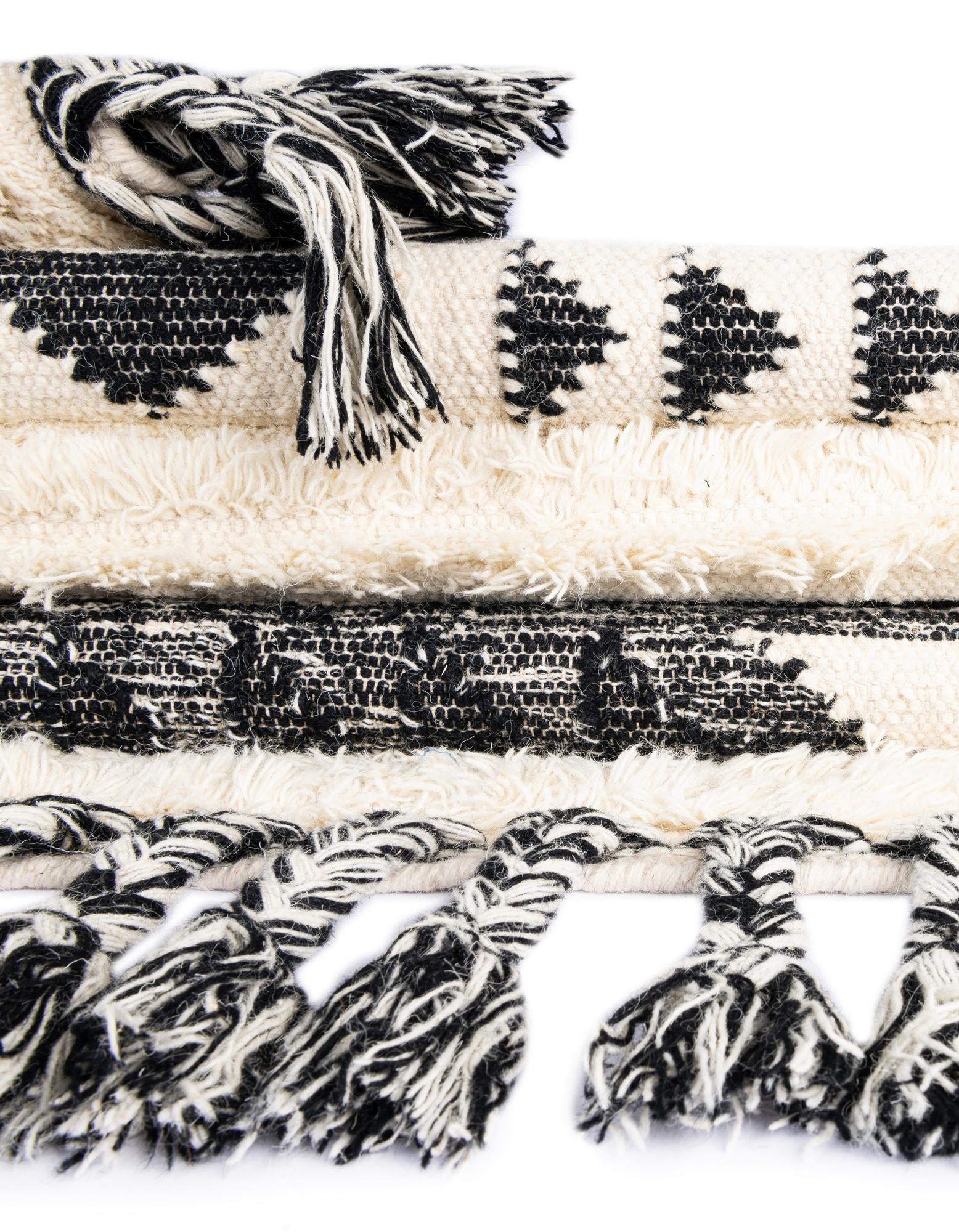 2' 2 x 6' 1 Hand Woven Arizona Wool Runner Rug