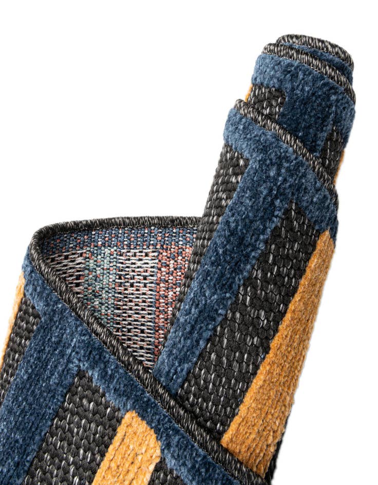 Detail image of 2' x 10' Easy-Clean Belize Indoor / Outdoor Runner Rug
