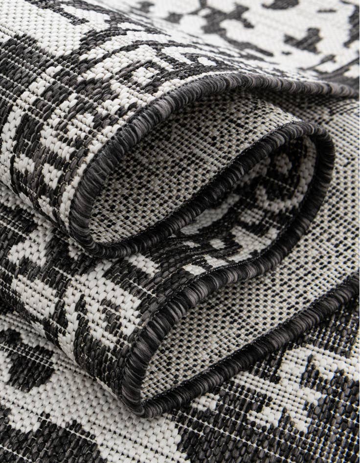 Detail image of 2' x 6' Easy-Clean Jill Zarin Dubai Indoor / Outdoor Runner Rug