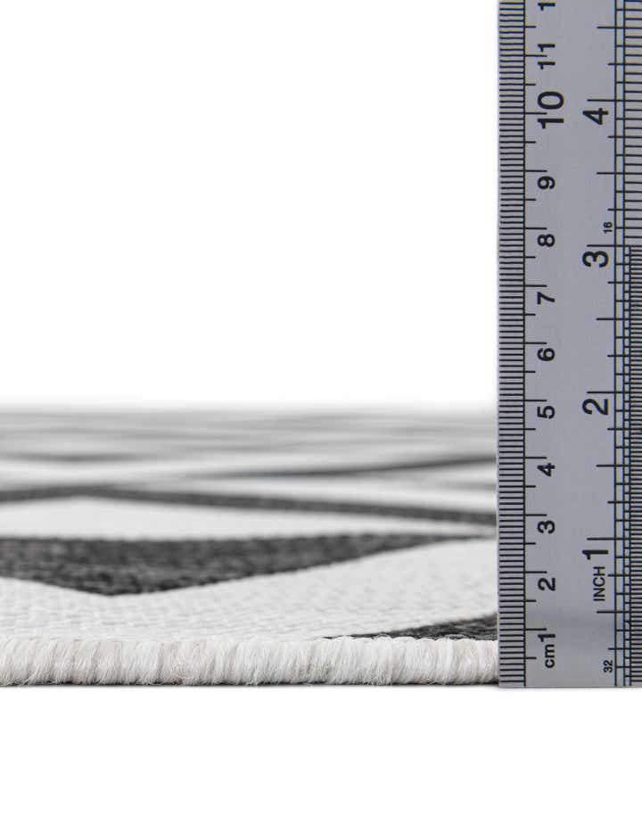 2' x 5' 3 Easy-Clean Jill Zarin Napa Indoor / Outdoor Runner Rug