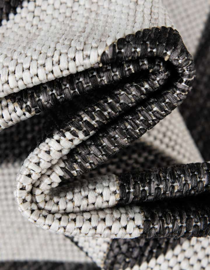 2' x 5' 3 Easy-Clean Jill Zarin Napa Indoor / Outdoor Runner Rug