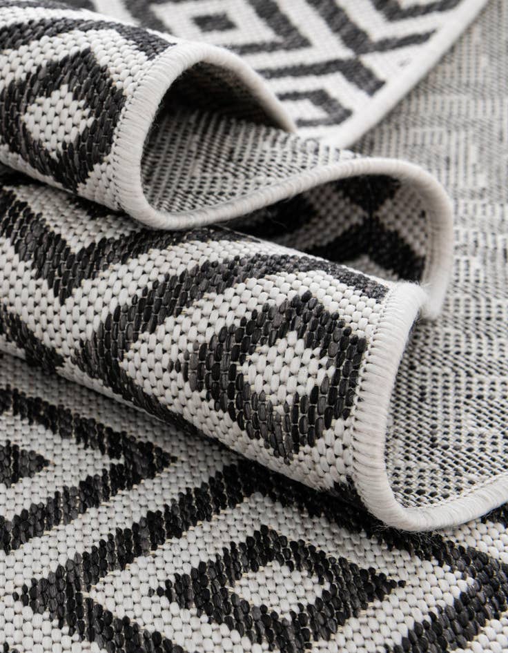 Detail image of 2' x 6'  Washable Jill Zarin Costa Rica Indoor / Outdoor Runner Rug