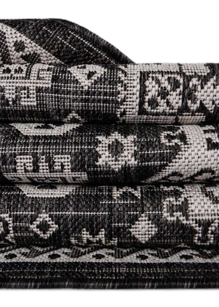 2' x 8' Easy-Clean Aztec Indoor / Outdoor Runner Rug