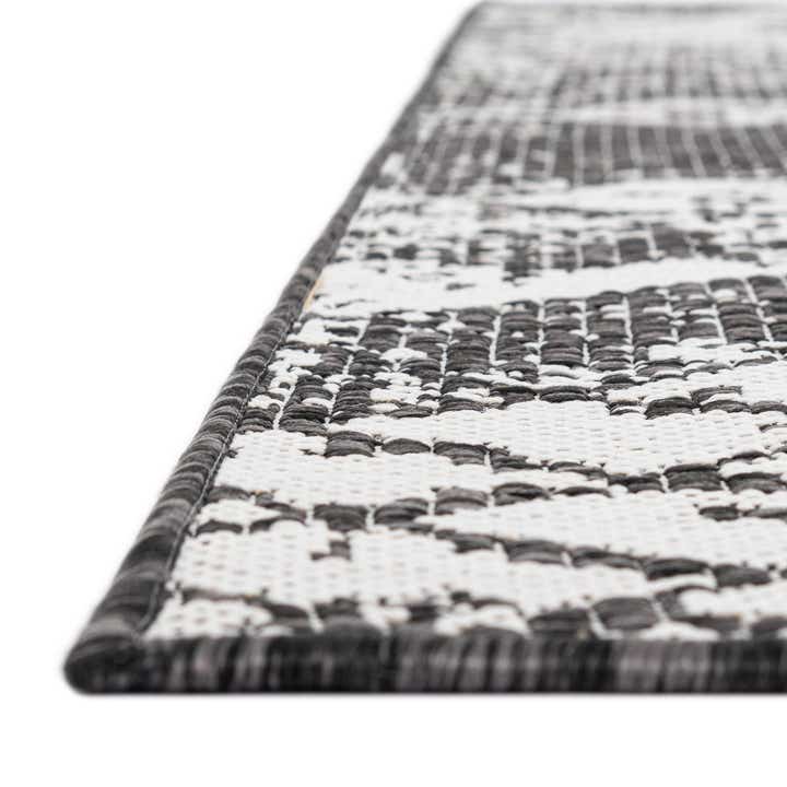 2' 7 x 12' Easy-Clean Bohemian Indoor / Outdoor Runner Rug