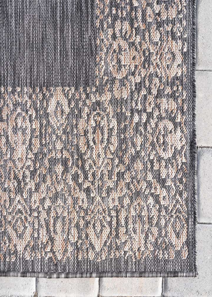 2' x 6' Easy-Clean Border Indoor / Outdoor Runner Rug