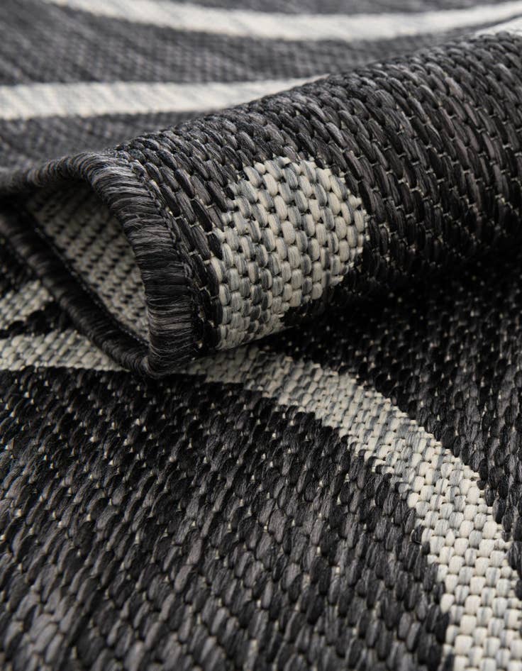 Detail image of 2' x 6'  Washable Botanical Indoor / Outdoor Runner Rug