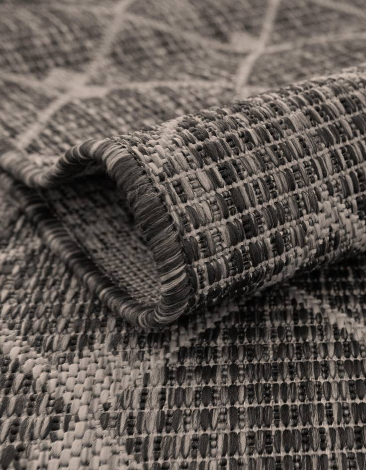 Detail image of 2' 7 x 12' Easy-Clean Lattice Indoor / Outdoor Runner Rug