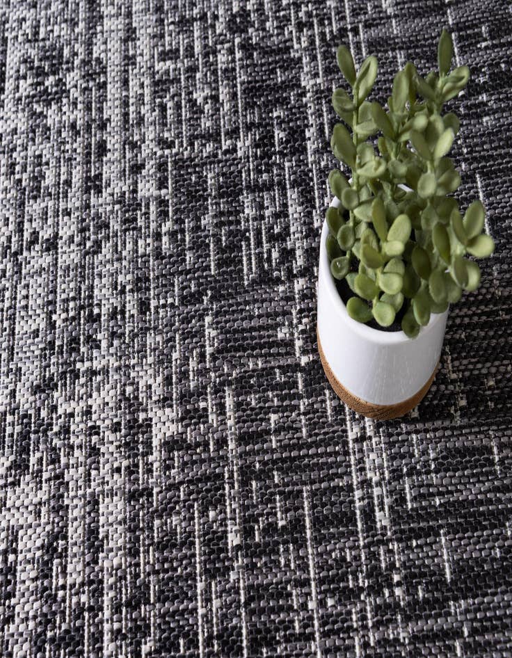 Detail image of 2' x 6'  Washable Modern Indoor / Outdoor Runner Rug