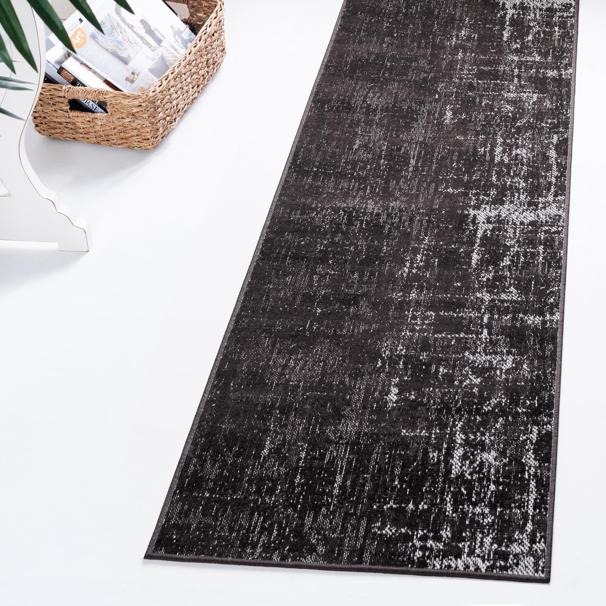 2' 7 x 10' Valencia Runner Rug
