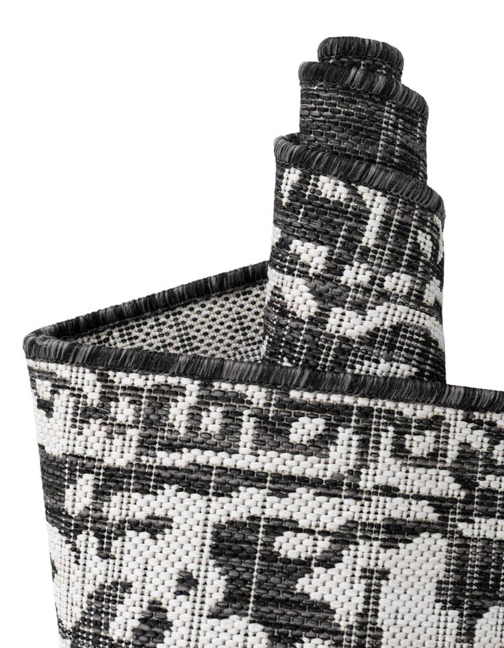 Detail image of 10' 8 x 10' 8 Easy-Clean Jill Zarin Dubai Indoor / Outdoor Square Rug
