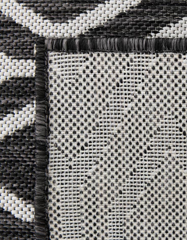 Detail image of 7' 10 x 7' 10 Easy-Clean Jill Zarin Turks and Caicos Indoor / Outdoor Square Rug