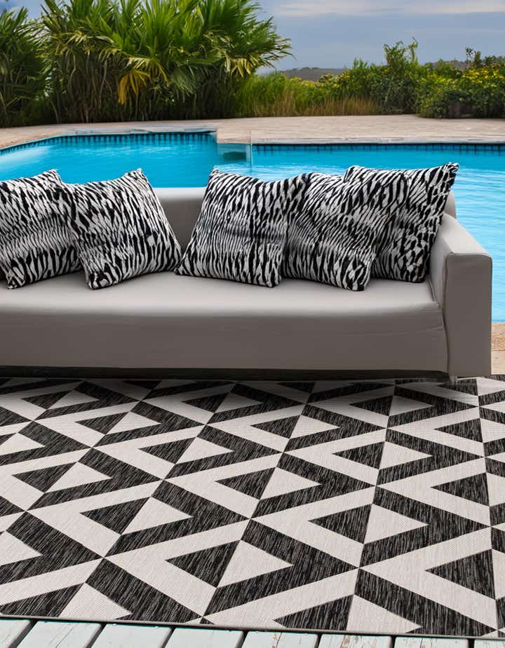 13' x 13' Easy-Clean Jill Zarin Indoor / Outdoor Square Rug