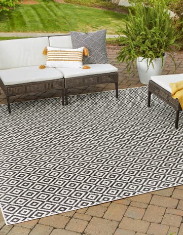 Charcoal Gray Easy-Clean Jill Zarin Costa Rica Indoor / Outdoor Square Rug