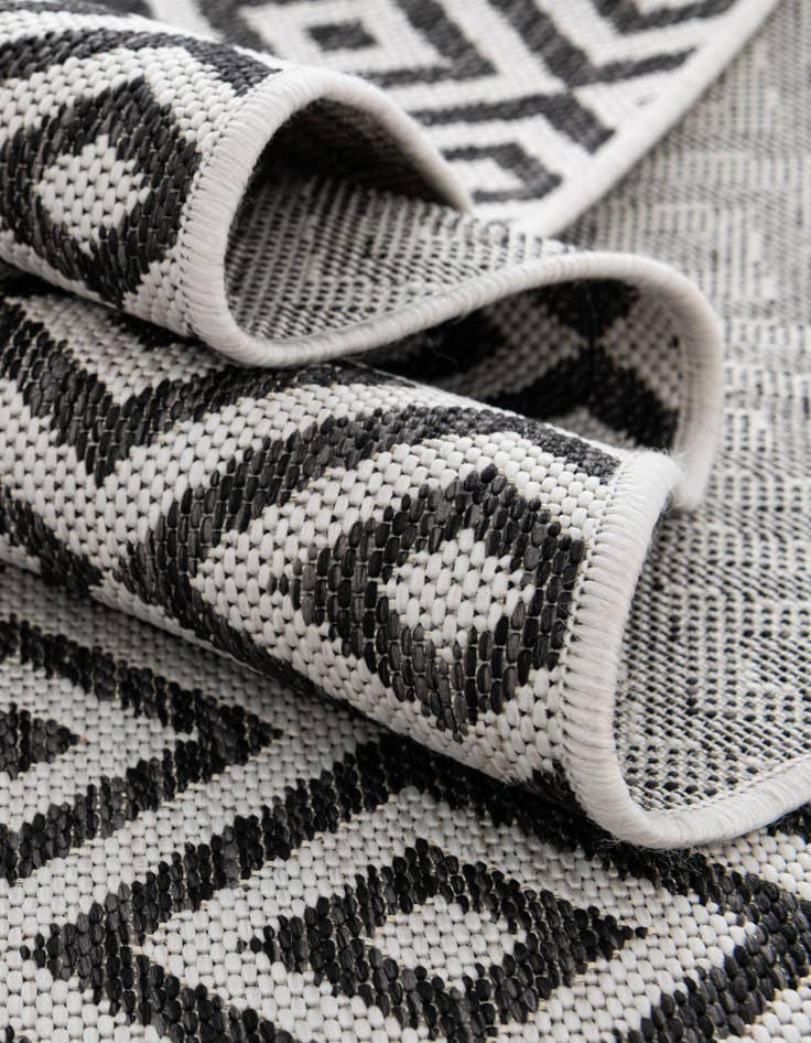 Detail image of 10' x 10' Easy-Clean Jill Zarin Costa Rica Indoor / Outdoor Square Rug