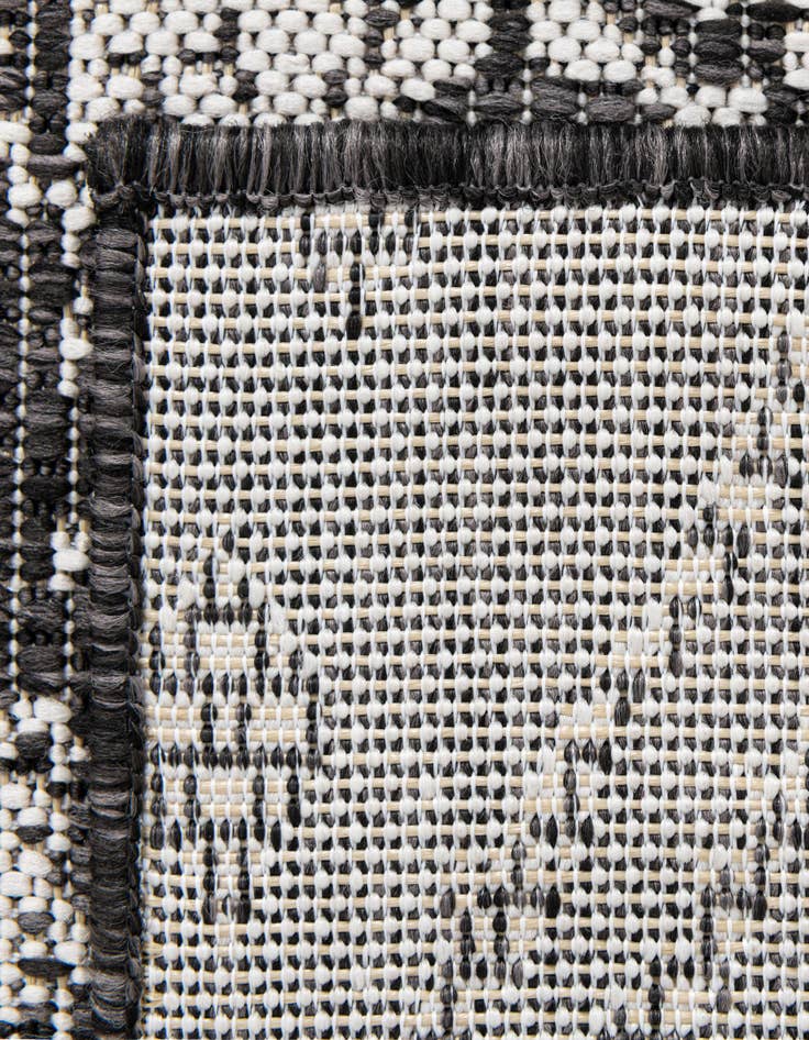 Detail image of 5' 3 x 5' 3 Easy-Clean Bohemian Indoor / Outdoor Square Rug